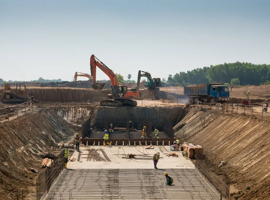 Obras de una promoción con maquinaria pesada